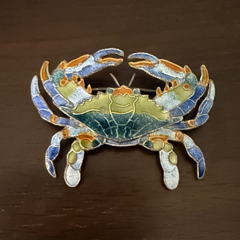 Crab cloisonné pin